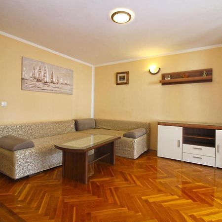 Apartment Mirela 2145 Fazana Bagian luar foto