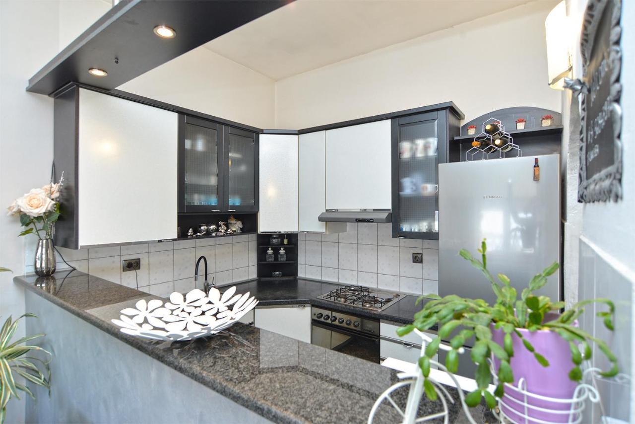 Apartment Mirela 2145 Fazana Bagian luar foto